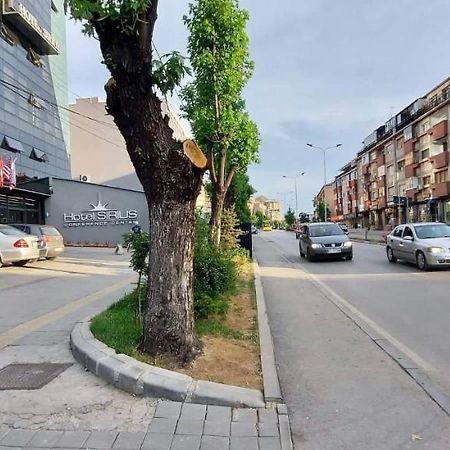 Bright & Lovely Apartment In The City Center Prishtinë Luaran gambar