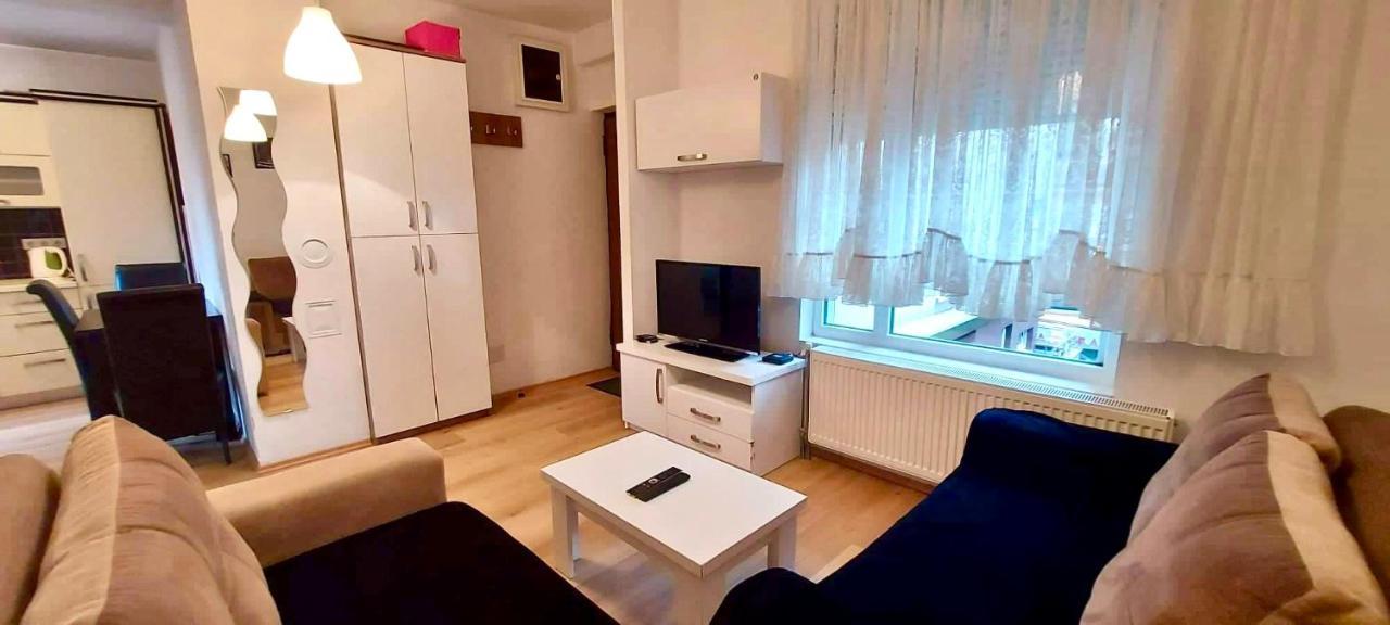 Bright & Lovely Apartment In The City Center Prishtinë Luaran gambar