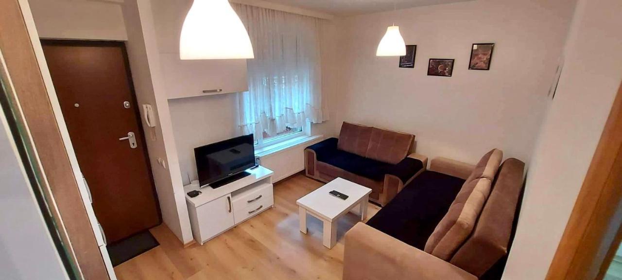 Bright & Lovely Apartment In The City Center Prishtinë Luaran gambar