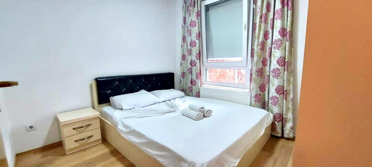 Bright & Lovely Apartment In The City Center Prishtinë Luaran gambar