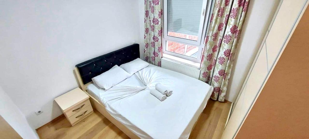 Bright & Lovely Apartment In The City Center Prishtinë Luaran gambar