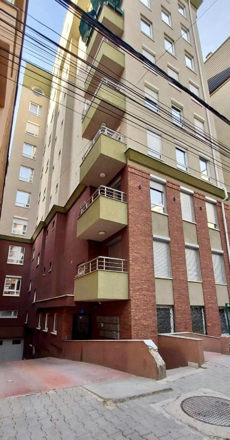 Bright & Lovely Apartment In The City Center Prishtinë Luaran gambar