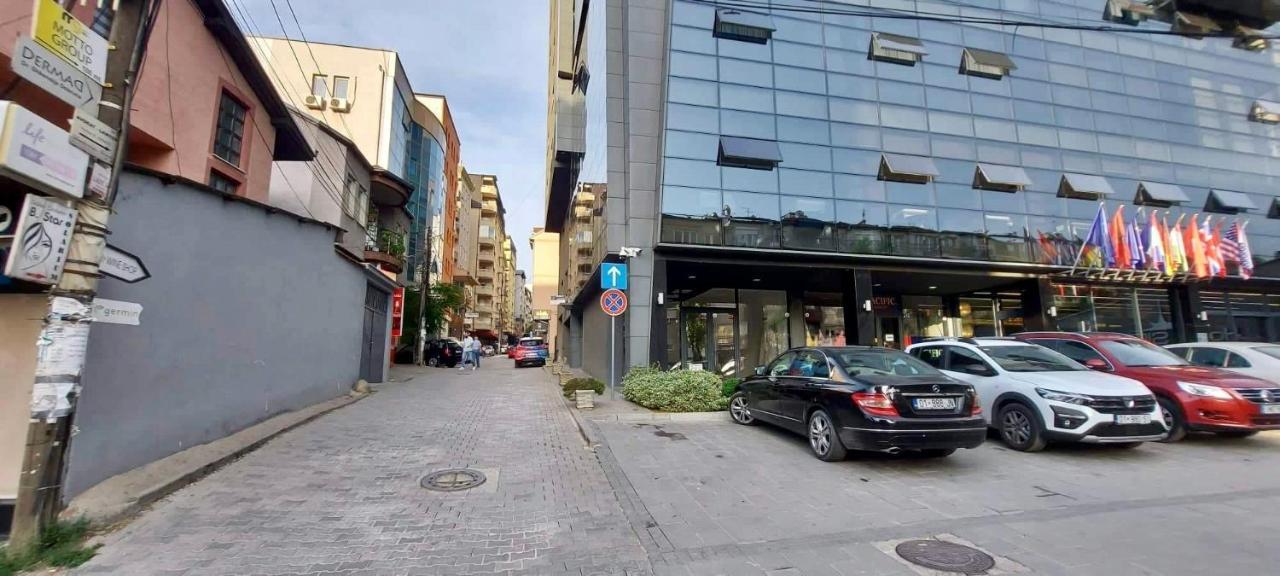 Bright & Lovely Apartment In The City Center Prishtinë Luaran gambar