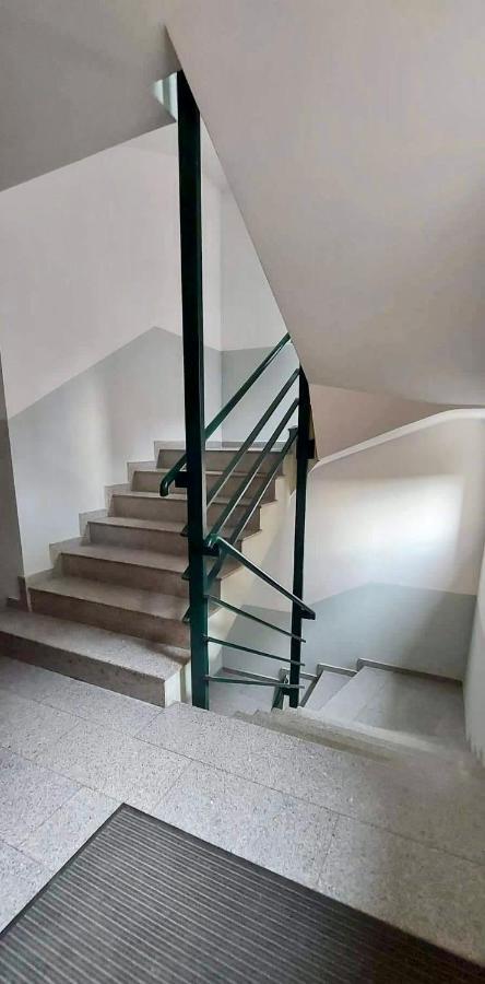 Bright & Lovely Apartment In The City Center Prishtinë Luaran gambar