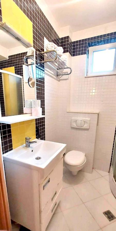 Bright & Lovely Apartment In The City Center Prishtinë Luaran gambar